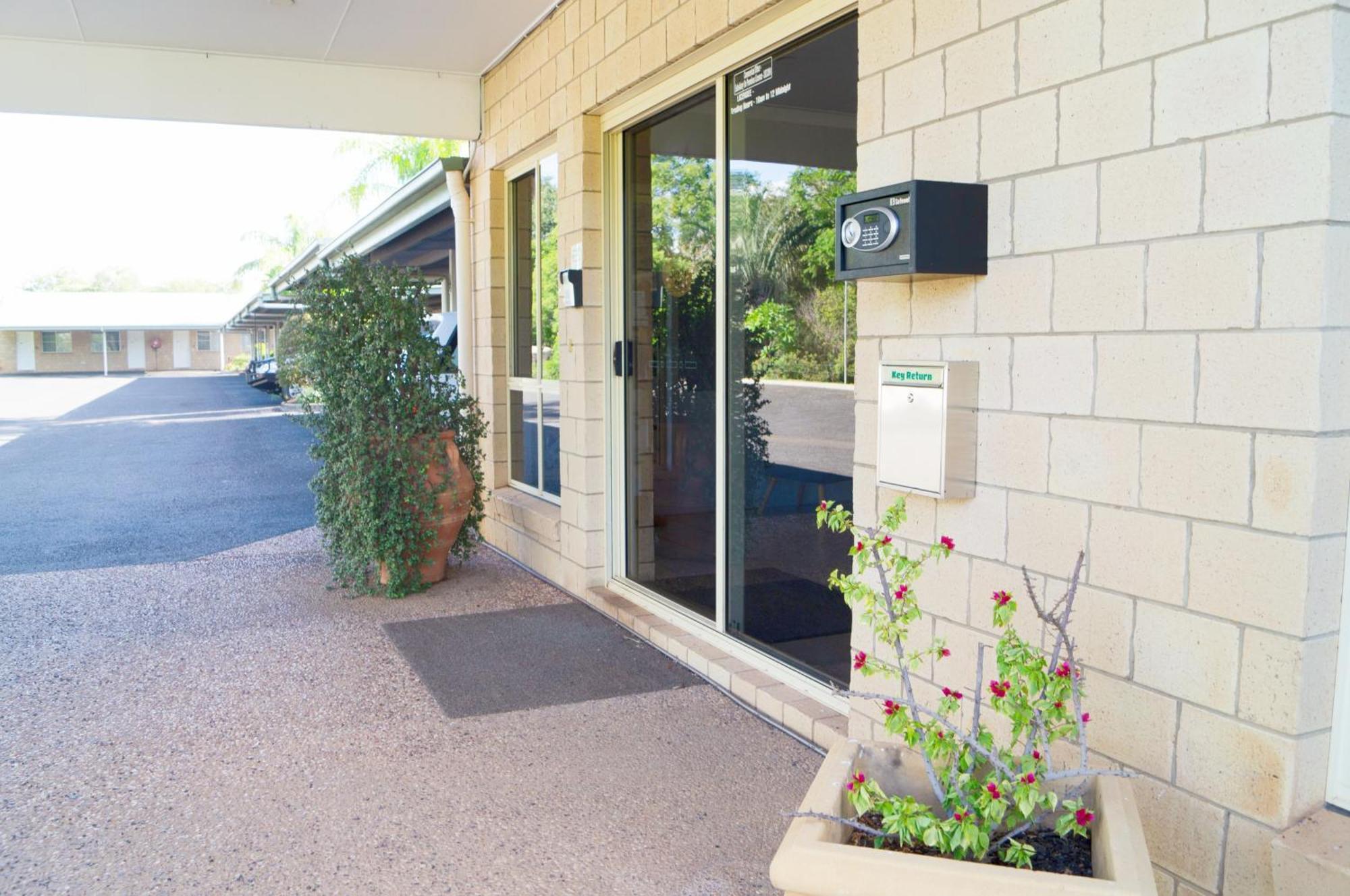 Jacaranda Country Motel Saint George Exteriör bild
